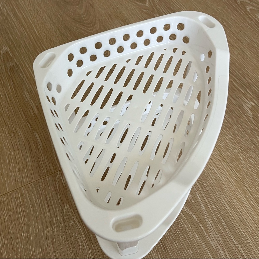 White Plastic Corner Shelf - stackable - Picture 3 of 4